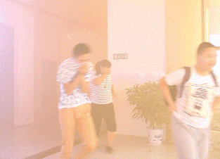 发生火灾 先逃生还是先报警? - 消防百事通-通消