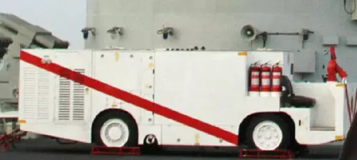 美国航母上的专用消防车