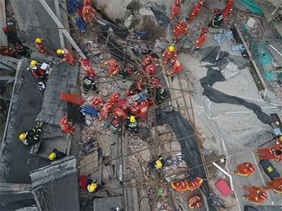 上海一建筑物倒塌20余人被困
