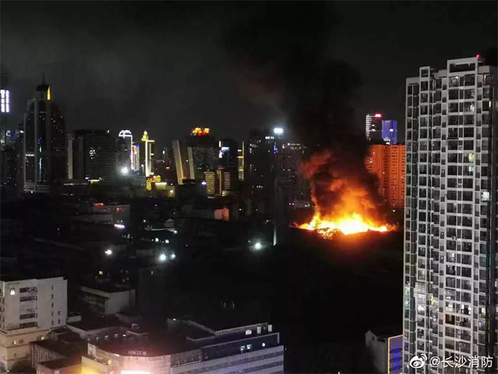 长沙市曙光北路曙光电子厂发生火灾