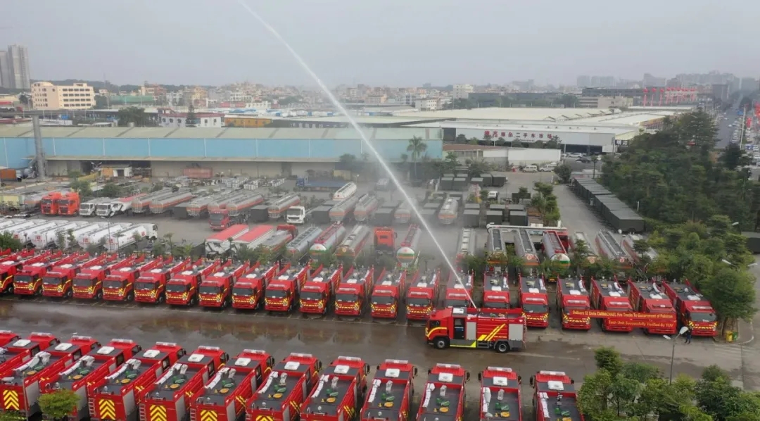 广东永强奥林宝国际消防汽车有限公司52台水罐泡沫消防车出口巴基斯坦伊斯兰共和国