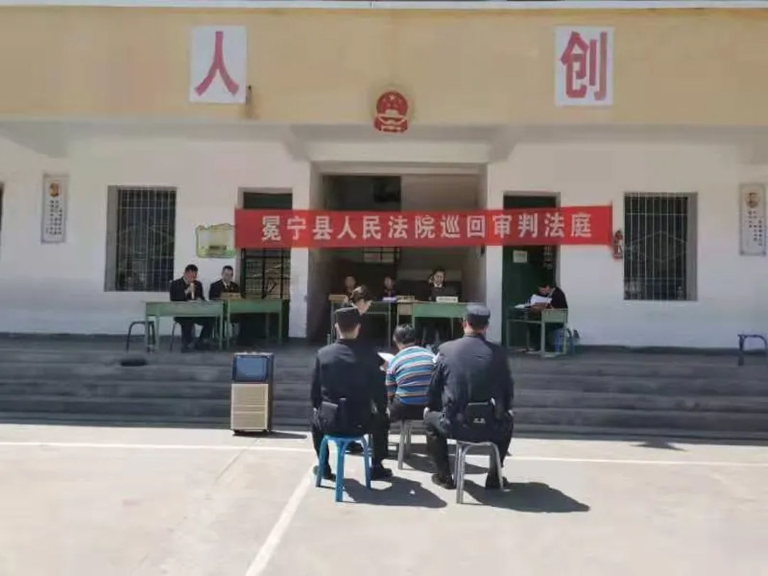 卢某某放火案