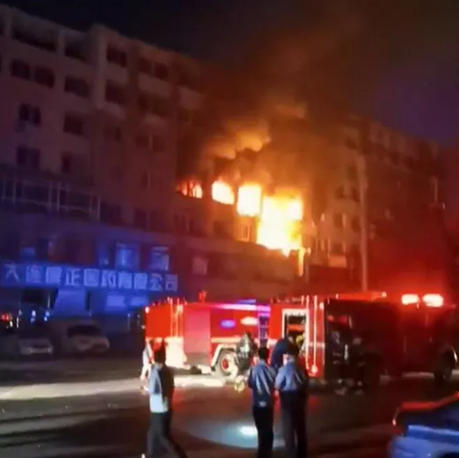 大连市普兰店区一住户家中发生爆燃
