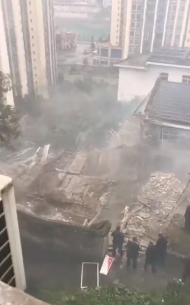 重庆武隆区凤山街道办事处发生一起疑似食堂燃气燃爆事故