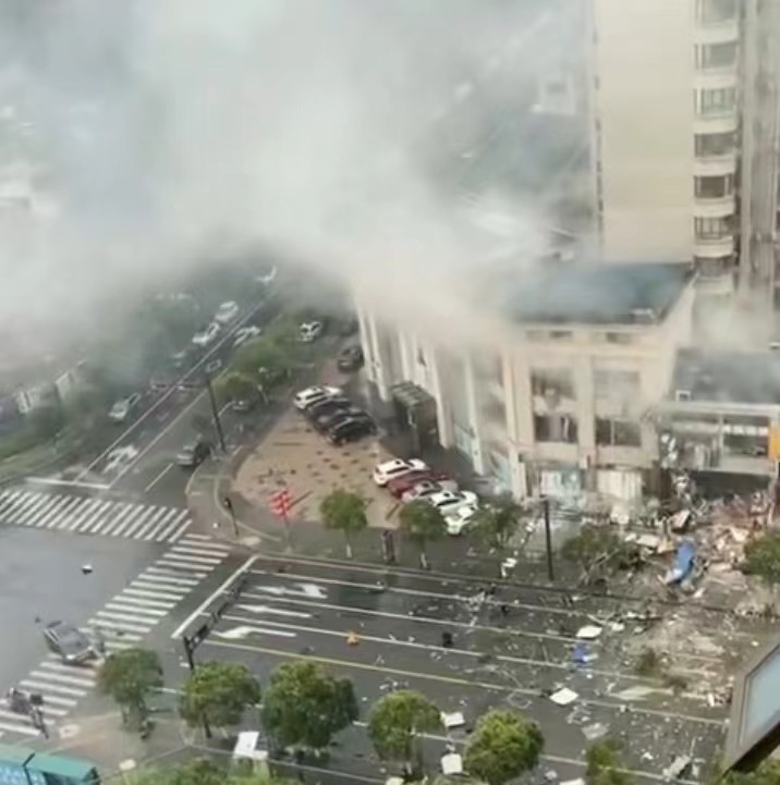 建湖一烤吧煤气罐爆炸，致1死1伤