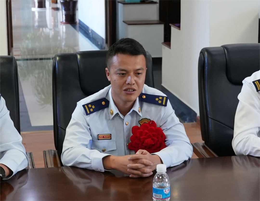 李青洋同志